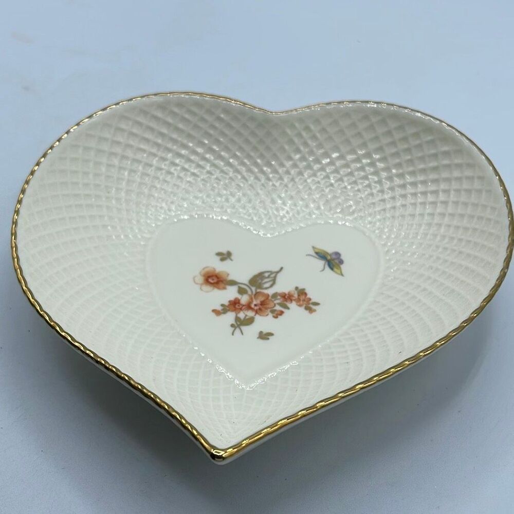 Vintage Mikasa Belle Epoque textured heart dish